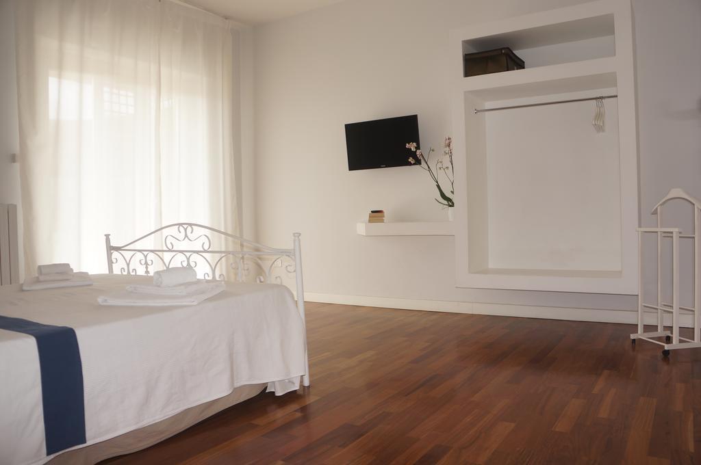 Lullymia Bed and Breakfast Crotone Exteriör bild