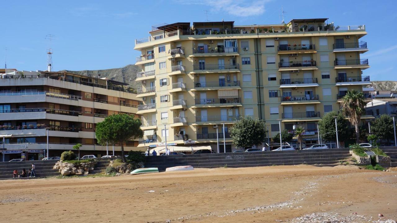 Lullymia Bed and Breakfast Crotone Exteriör bild
