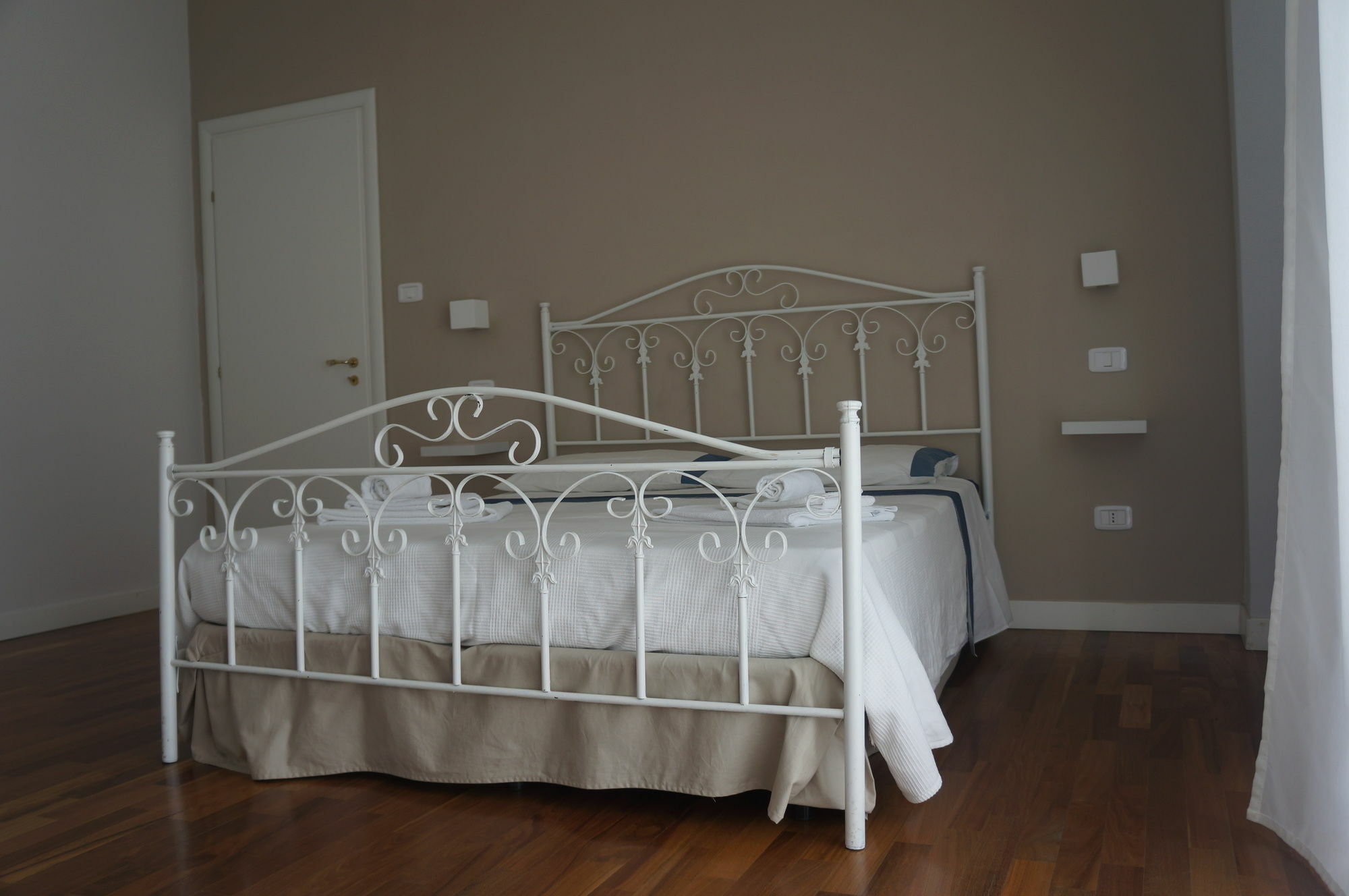 Lullymia Bed and Breakfast Crotone Exteriör bild